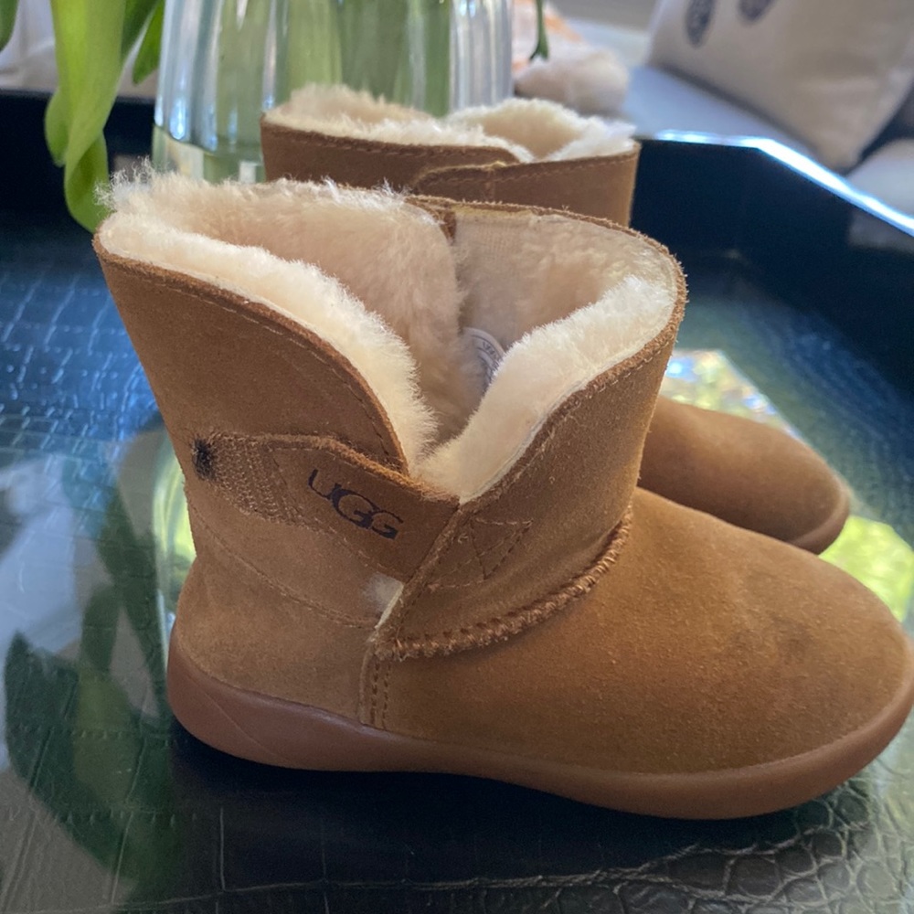 Toddler Uggs size 8 gently worn